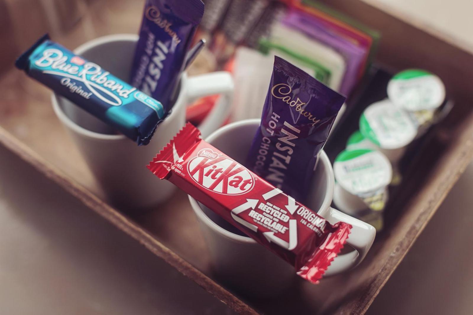 Longlands Inn & Cottages Carnforth Exterior foto KitKat, Quality Street and After Eight